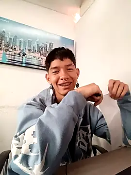 heyy_noah11 webcam