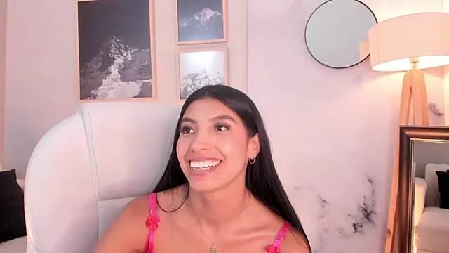 Tiffany_Low webcam