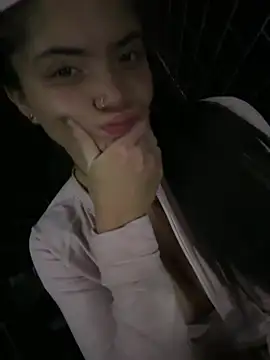 PamelaJonsom_ webcam