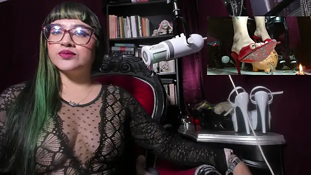 MeGoddesSara webcam