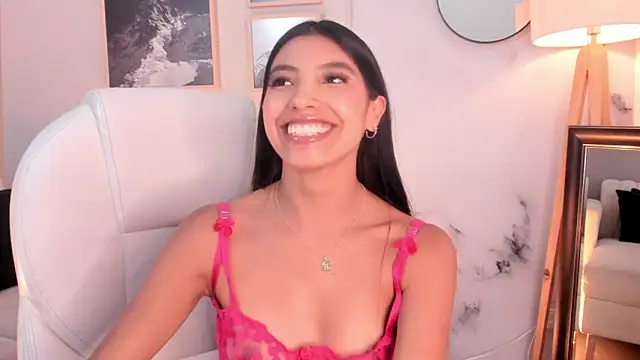 Tiffany_Low webcam