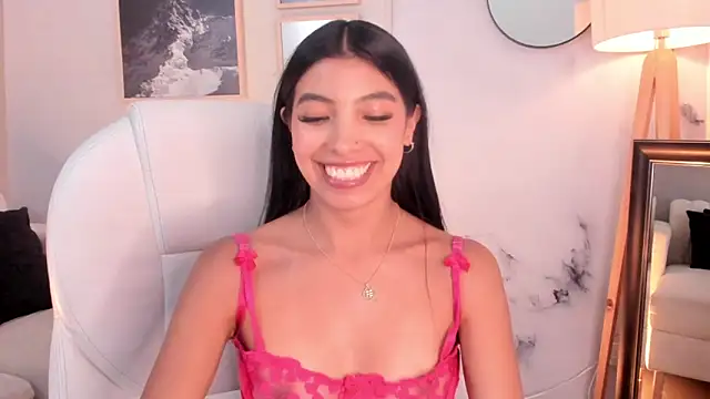 Tiffany_Low webcam