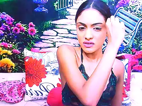 IndianPretty14u2Luv webcam