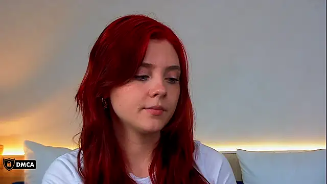 Nora__Ray webcam