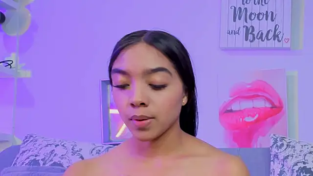 pocahontamoon webcam