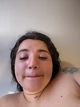 horny_roomiess webcam