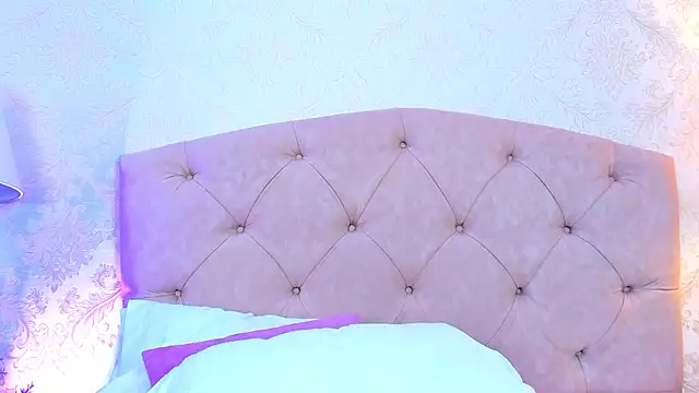 Mia_Montess webcam