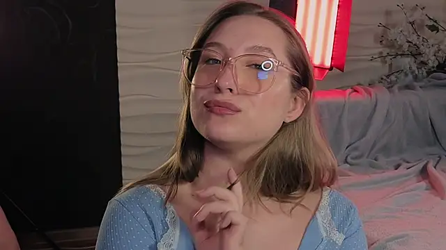 saint_trisha webcam