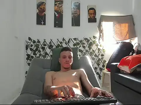 Latins_Boss webcam