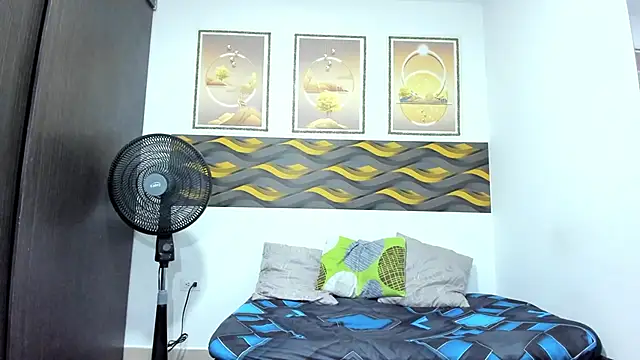 Leon_Hotx webcam