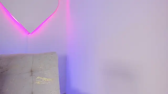 LiaCampbell_ webcam