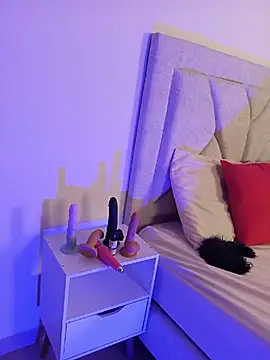 ZoeDreams webcam