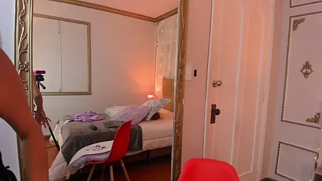 cris_milk webcam