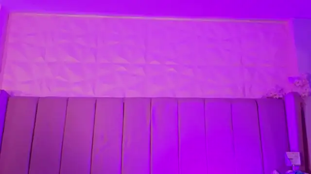 MollyBigBoobs12 webcam