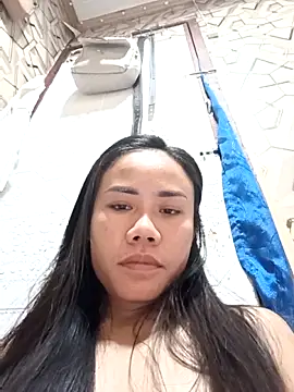 Webcam Model (Hotsquirter_10)  is live.Free join now!