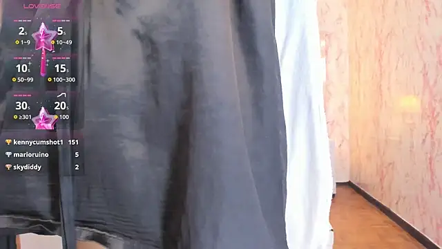 Emily_Whinfre webcam
