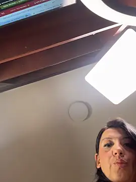 VictoriaHenao webcam