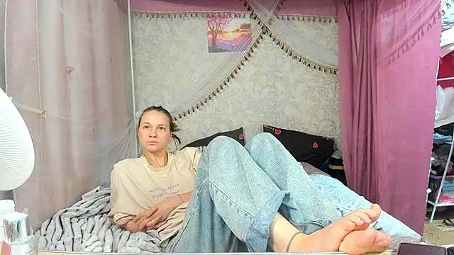 leila_bambi_ webcam