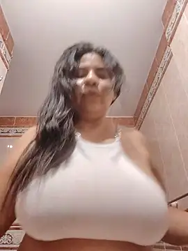 Miah_BigBoobs webcam