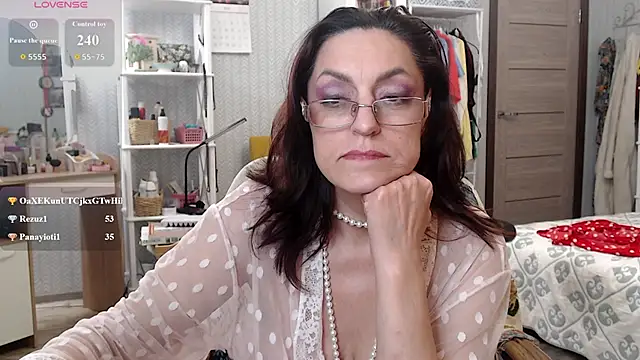 Vivian-Alluring webcam