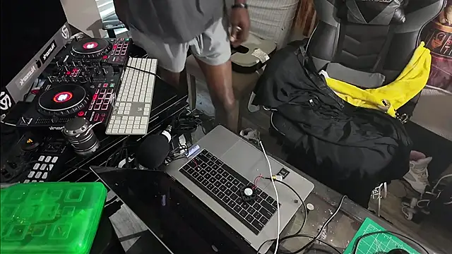 Triggerhappycj100 webcam