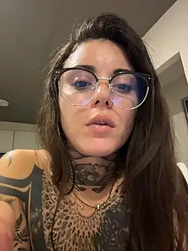  lucyrossink chat room