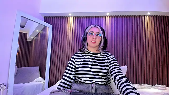 GabyRose9 webcam