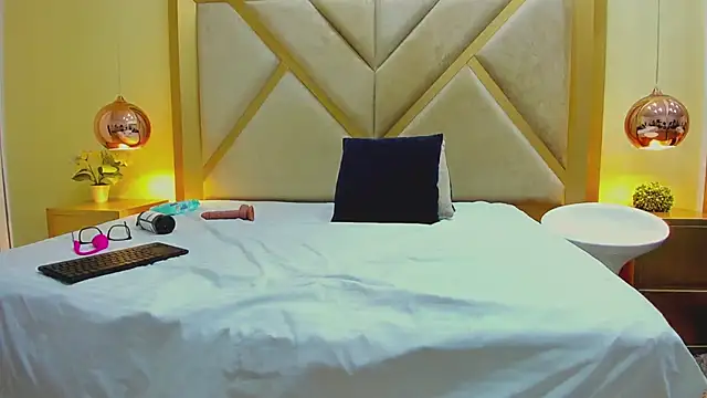 ElenaWatsonn webcam