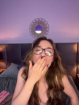 camille_eyes webcam