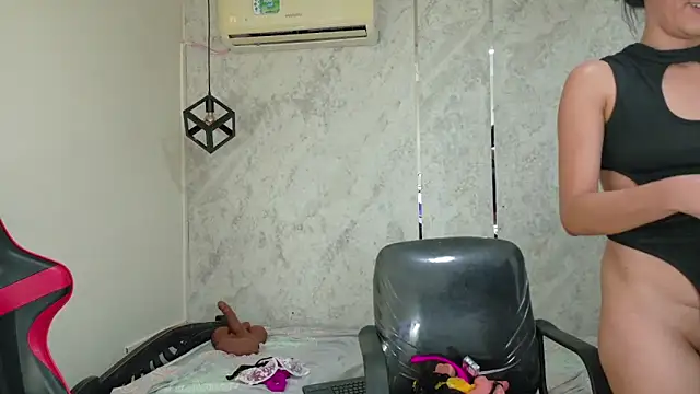 emy_0 webcam