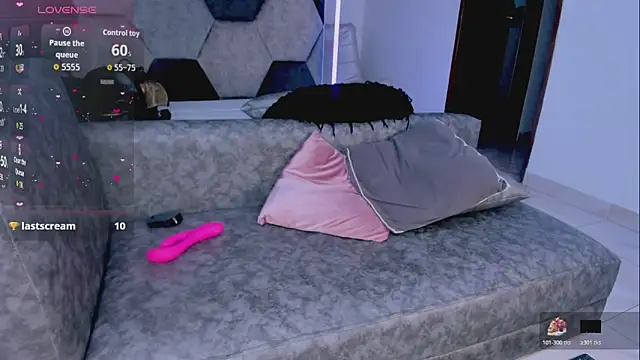 MikaelaStone webcam