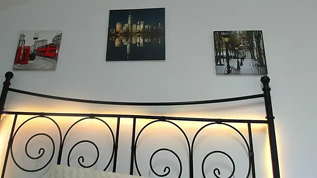 MiaNoirr webcam