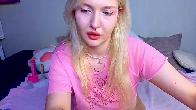 BlondieSummer webcam
