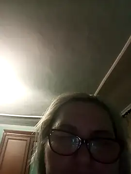 AureliaSky598 webcam