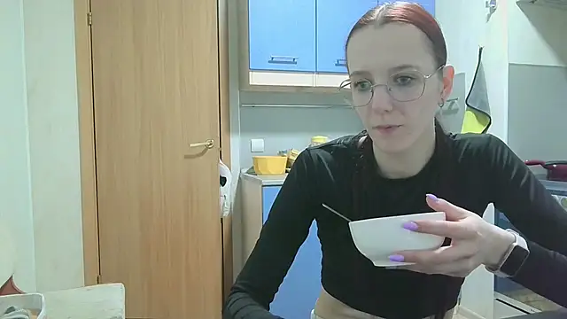 Lucy_Crystal webcam