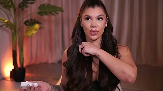 NatyDesiree live sex cam