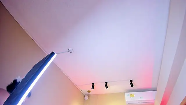 NahimiThompson webcam