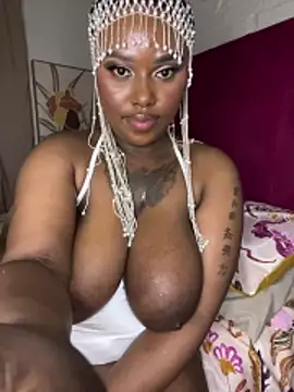 Webcam Model (QUEEN_NOBUHLE_FEMDOM_777)  is live.Free join now!