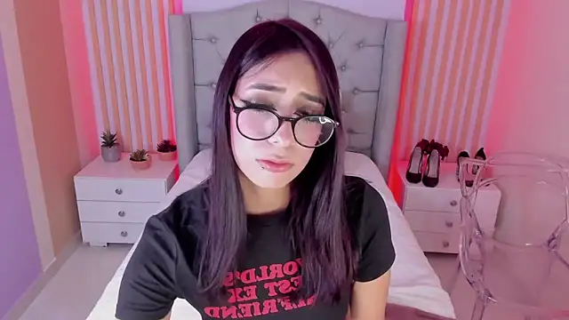 LilithAllenn webcam