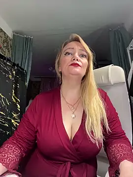 Sweet-blonde webcam