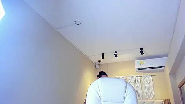 NahimiThompson webcam