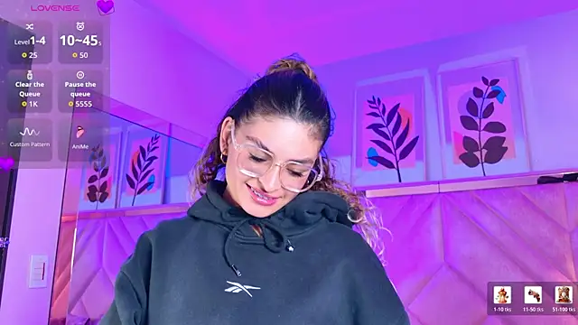 emilyjonesss_ webcam