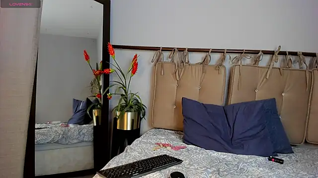 alma_rose_ webcam