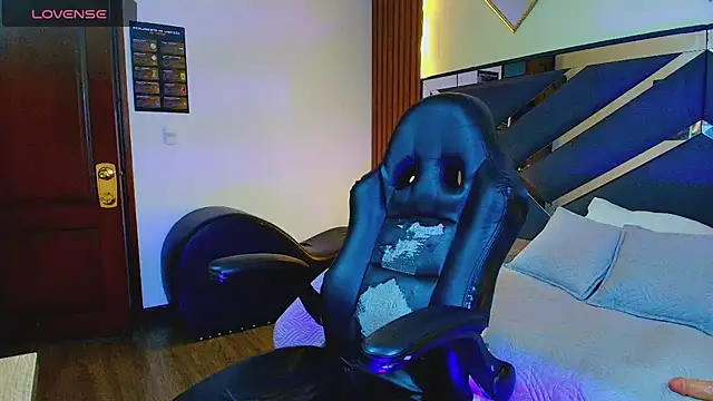 Kittie_Vixen live sex cam