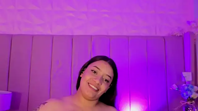 MollyBigBoobs12 webcam