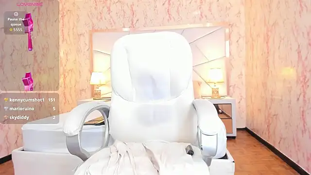 Emily_Whinfre webcam