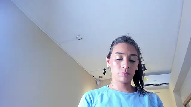NahimiThompson webcam