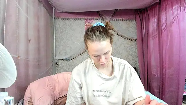 leila_bambi_ webcam