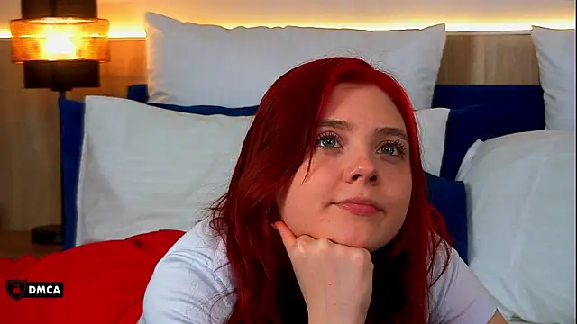 Nora__Ray webcam