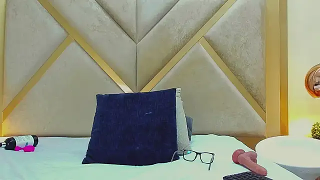 ElenaWatsonn webcam